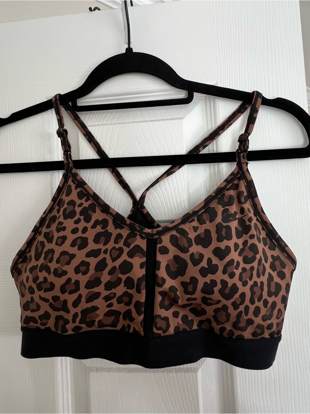 NIKELeopard Print Strappy Sports Bra - Brown